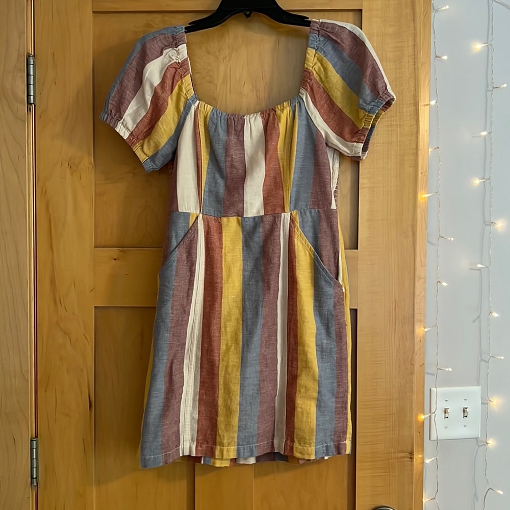 Super cute American Eagle dress size S!
